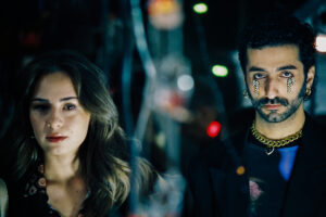 ΔΙΛΗΜΜΑΤΑ: Η Billie Kark και ο Ody Icons με ανήμερα τραγούδια και διονυσιακές συναντήσεις