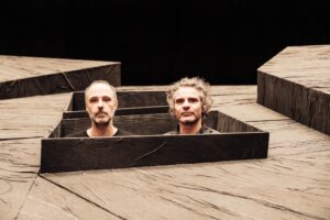 Χαράλαμπος Γωγιός & Σάββας Στρούμπος: «Σκάβοντας» στο σκοτάδι του Κάφκα