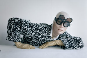 H Tilda Swinton έρχεται στο Onassis Ready με την προσωπική της έκθεση «Ongoing»