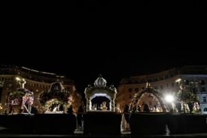 Συνάντηση πέντε Επιταφίων σήμερα στην πλατεία Αριστοτέλους