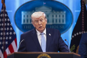 Τραμπ: «Μπορούμε να εξουδετερώσουμε το Ιράν σε μία νύχτα, ίσως αύριο»