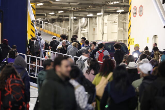 Κορυφώνεται η πασχαλινή έξοδος από τα λιμάνια της Αττικής