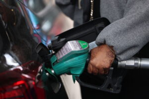 Πτώση σημειώνει σήμερα η τιμή του πετρελαίου