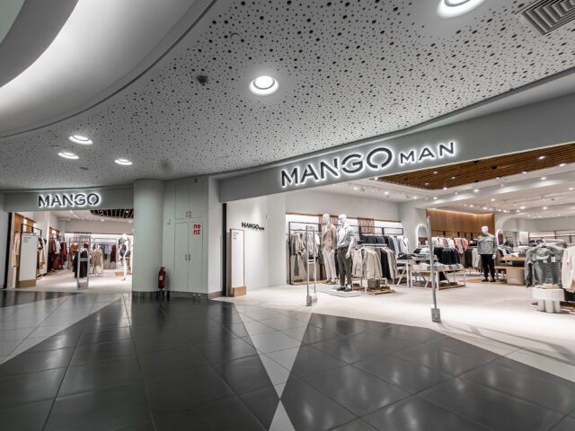 Ο όμιλος Φαΐς επανατοποθετεί δυναμικά την MANGO στο River West με ένα πλήρως ανανεωμένο κατάστημα