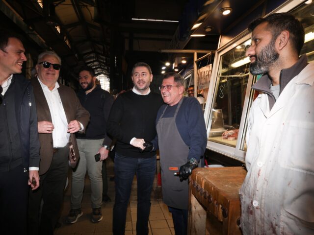 Την Βαρβάκειο Αγορά επισκέφθηκε ο Νίκος Ανδρουλάκης