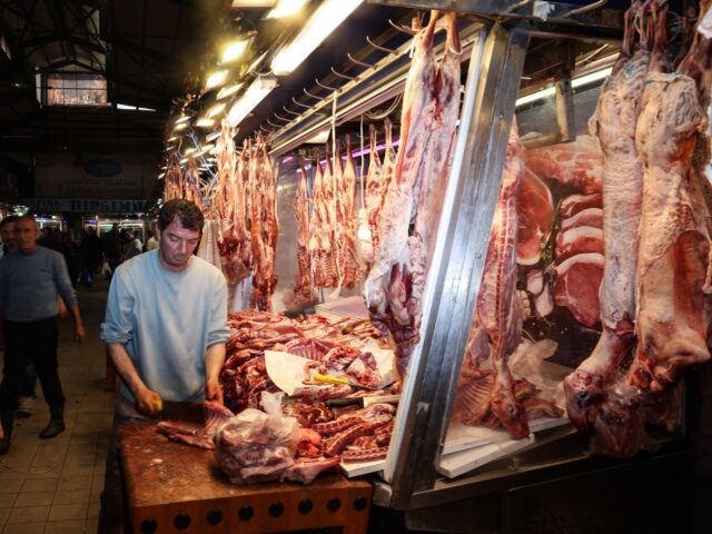 Αγώνας δρόμου για το πασχαλινό τραπέζι – Πού κυμαίνονται οι τιμές