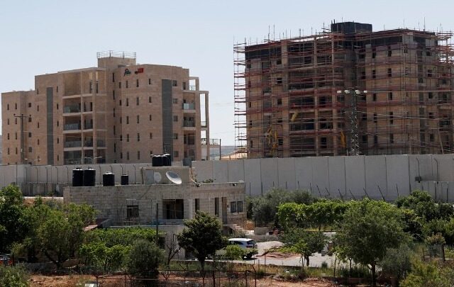 Το Ισραήλ εγκρίνει την ανέγερση άλλων 34 οικισμών στην κατεχόμενη Δυτική Όχθη