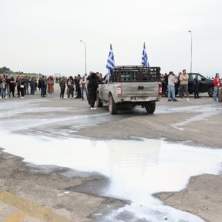 Λέσβος: Στο πλευρό των αγροτών η τοπική κοινωνία του νησιού
