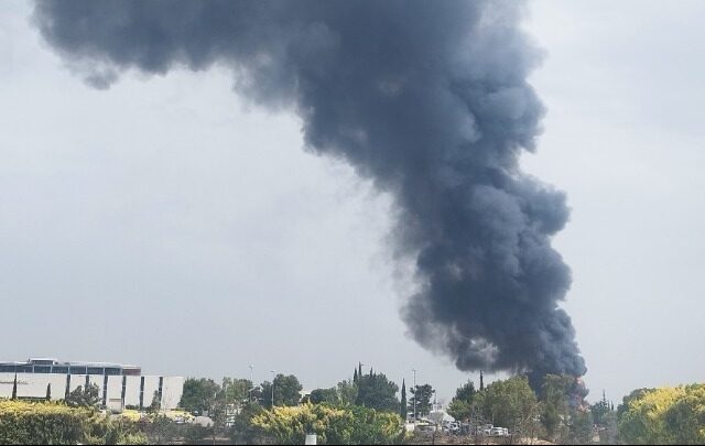 Πυρκαγιά στη Νεοχωρούδα: Κίνδυνος για τους κατοίκους από τα τοξικά αέρια