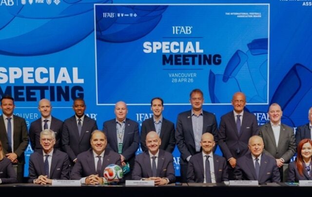 Η IFAB ενέκρινε ομόφωνα την επιβολή κόκκινης κάρτας σε παίκτες που καλύπτουν το στόμα τους σε στιγμές αντιπαράθεσης