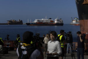 Χανταϊός: Δύο επιβάτες διαγνώσθηκαν θετικοί, οι τελευταίες απομακρύνσεις προβλέπονται για σήμερα