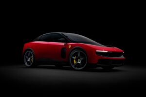 Η Ferrari παρουσίασε το πρώτο της πλήρως ηλεκτρικό μοντέλο