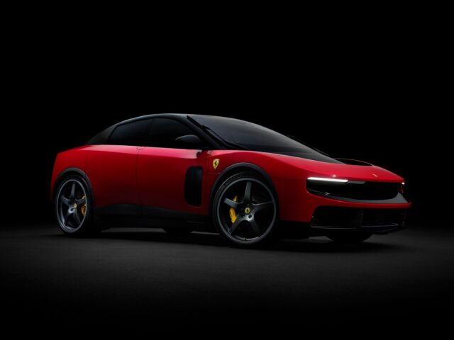 Η Ferrari παρουσίασε το πρώτο της πλήρως ηλεκτρικό μοντέλο