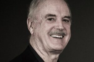 O John Cleese των Monty Python στο SNF Nostos 2026