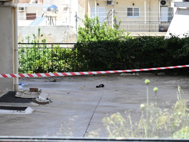 Τραγωδία στην Ηλιούπολη: Οι δύο 17χρονες άφησαν σημείωμα πριν πέσουν στο κενό