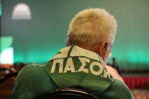 ΠΑΣΟΚ: Η νέα γραμμή, το «μπλόκο» στον Τσίπρα και το μήνυμα των δημοσκοπήσεων