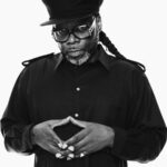Ο Jazzie B στέλνει μήνυμα στο ελληνικό κοινό λίγο πριν εμφανιστεί στο Sani Festival 2026