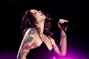 Η εκρηκτική Beth Hart στο Δημοτικό Θέατρο Λυκαβηττού
