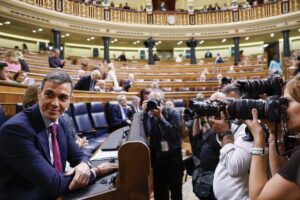 Πέδρο Σάντσεθ: Ο «ροκ σταρ» της Ευρώπης που ύψωσε ανάστημα στον Τραμπ