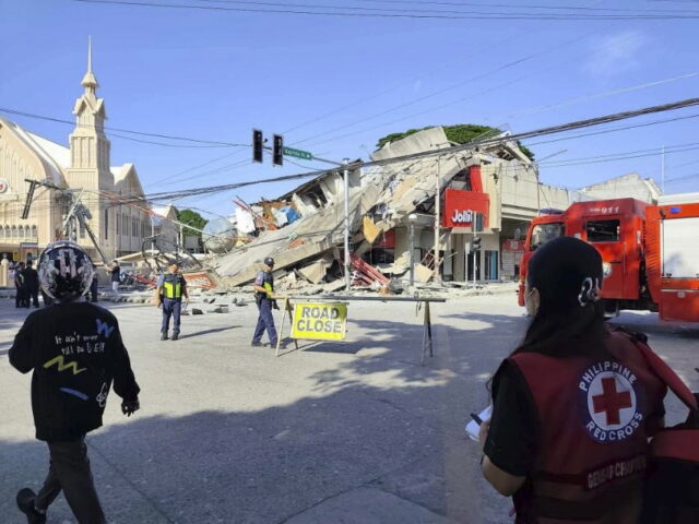 Σεισμός 7,8 Ρίχτερ στις Φιλιππίνες: Κατέρρευσαν κτήρια, τουλάχιστον 8 νεκροί