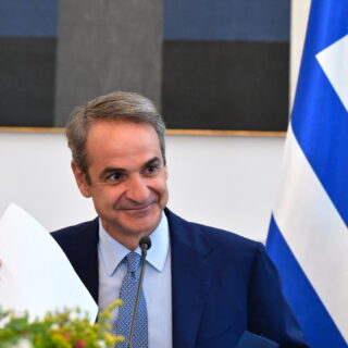Μητσοτάκης: Περαιτέρω πτώση στην τιμή της βενζίνης και 617,5 εκατ. σε αγρότες