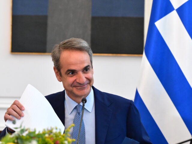 Μητσοτάκης: Περαιτέρω πτώση στην τιμή της βενζίνης και 617,5 εκατ. σε αγρότες
