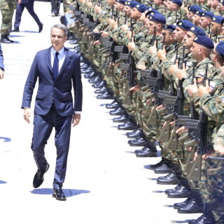 Μητσοτάκης: Κλίνατε επί δεξιά με… απόβαση στον Βορρά
