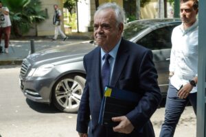 Ο Γιάννης Δραγασάκης παίρνει την έδρα της Έφης Αχτσιόγλου