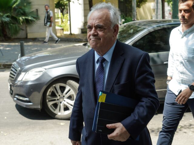 Ο Γιάννης Δραγασάκης παίρνει την έδρα της Έφης Αχτσιόγλου