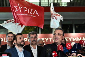 Γύρω γύρω όλοι και στη μέση ο Σωκράτης…