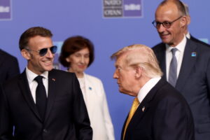 Οι σύμμαχοι του ΝΑΤΟ δεν αιφνιδιάζονται πλέον από τις απειλές και τις εξάρσεις του Τραμπ