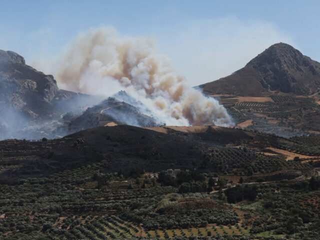 Μαίνεται για τρίτη ημέρα η φωτιά στο Ρέθυμνο – Νέες πυρκαγιές σε Αχαΐα και Βοιωτία