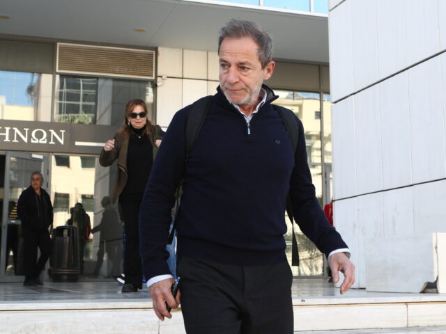 «Παίρνεις έναν 17χρονο που έχει όλα τα κακά του κόσμου και του κάνεις αυτό;»: Η συγκλονιστική κατάθεση του άνδρα που κατήγγειλε τον Λιγνάδη για βιασμό