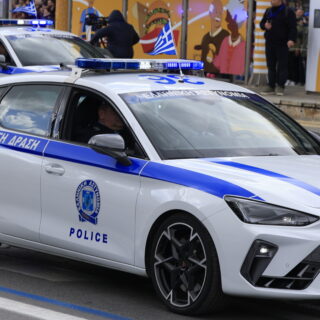 «Αν θέλει σφαλιάρα κανείς για να συνέλθει, είναι οκ να του τη ρίξεις» είπε στην απολογία του 17χρονος που κατηγορείται για ξυλοδαρμό της συντρόφου του επί 5,5 ώρες στη Ρόδο