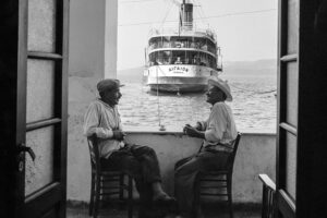 Ανάμεσα στις βουτιές βάλτε και λίγη τέχνη
