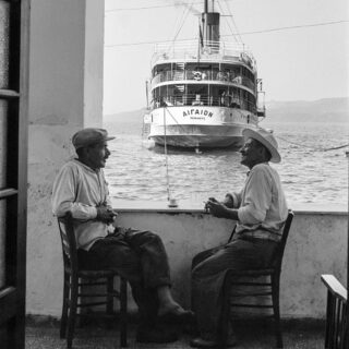 Ανάμεσα στις βουτιές βάλτε και λίγη τέχνη