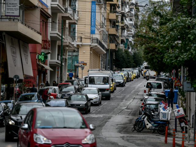 Θρίλερ στο Παγκράτι με νεκρό άνδρα σε διαμέρισμα