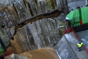 Δεν υπάρχει ζήτημα στατικής επάρκειας των κτηρίων, καθησυχάζει ο Ταχιάος για τα έργα του Μετρό στην Κυψέλη