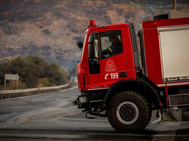 Φωτιά στην Περιφερειακή Αιγάλεω: 112 για εκκένωση σε Αφαία και Άνω δάσος Χαϊδαρίου