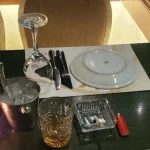 «Ένα ποτήρι ουίσκι κι ένα τσιγάρο…»: Ο Νικήτας Κακλαμάνης εκπλήρωσε την τελευταία επιθυμία της Μάρως Κοντού