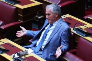 Στην Επιτροπή Δεοντολογίας ο Δημήτρης Κυριαζίδης για την «ευχή» στη Ζωή Κωνσταντοπούλου