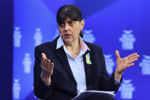 Γιατί η κυβέρνηση κρατάει ανοιχτό το μέτωπο με την Κοβέσι