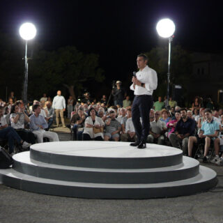 Ο Τσίπρας στριμώχνει Μαξίμου για ακρίβεια και διαφθορά