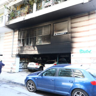 Πέθανε η μητέρα του στελέχους της ΝΔ, Αφροδίτης Νέστορα, που είχε τραυματιστεί μετά την επίθεση με γκαζάκια
