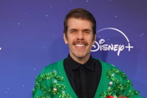 Ο Perez Hilton νοσηλεύεται μετά τις αναφορές ότι αυτοτραυματίστηκε κατά τη διάρκεια livestream