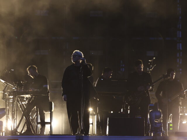 Massive Attack: Απαγόρευση εισόδου στη Σιγκαπούρη επειδή ύψωσαν παλαιστινιακή σημαία