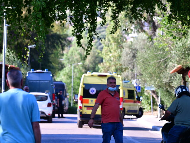 Φωτιά και στο Χαϊδάρι: Εκκενώνεται προληπτικά το ψυχιατρικό νοσοκομείο στο Δαφνί