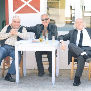 Παναγιωτίδης, Πιατάς και Κοτανίδης σε ένα κουμιώτικο τσούγκρισμα μικρού μήκους