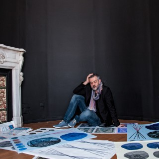 Το φίδι που δαγκώνει την ουρά του, ο Αντώνης Ρέμος και το τέλος των λέξεων