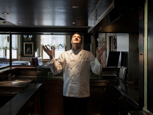 O Αστέριος Κουστούδης και τα καλύτερα πιάτα της πόλης